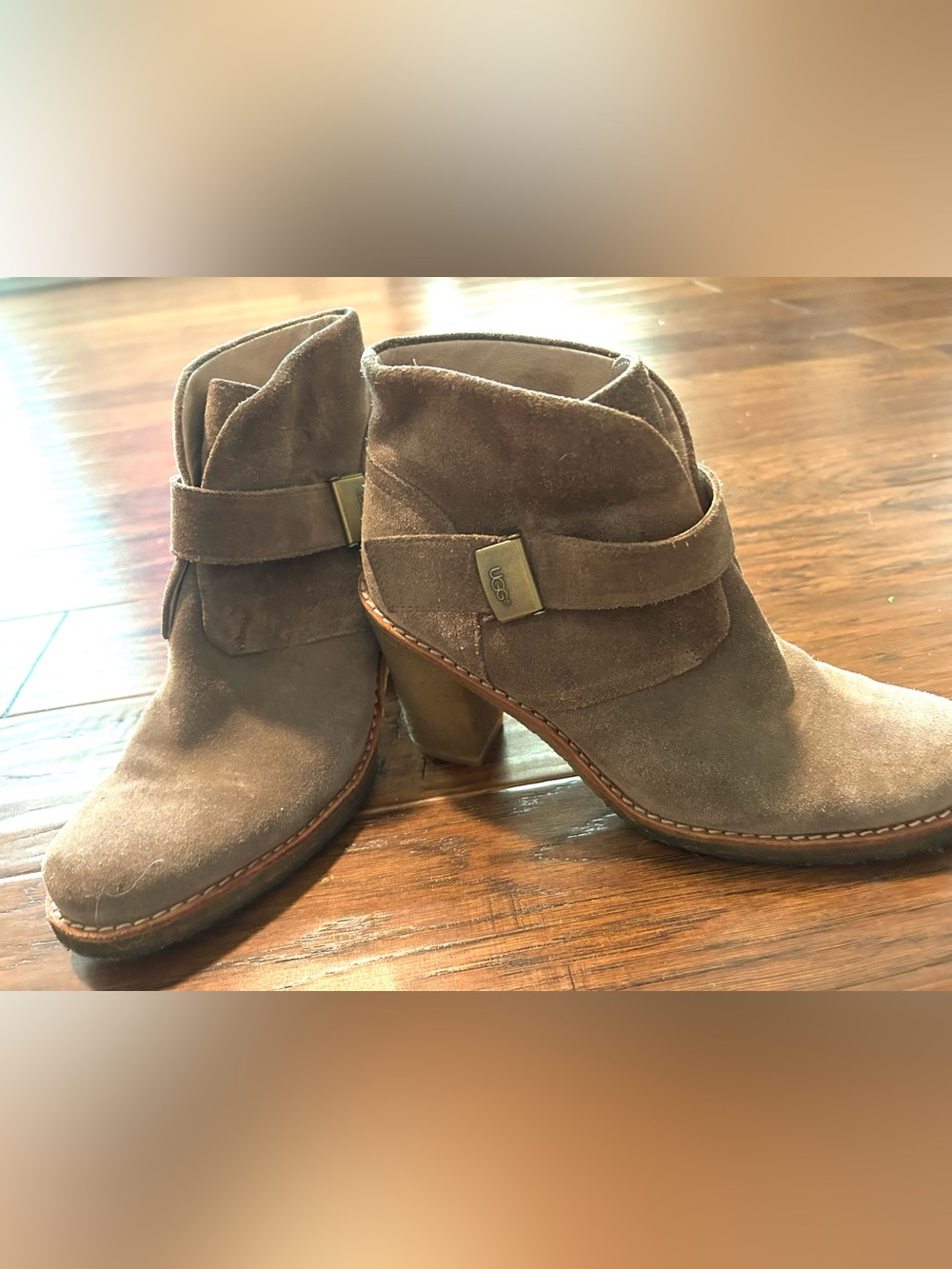 UGG Brienne Ankle Boots Women's Size 9Taupe Suede Buckle Accent Booties